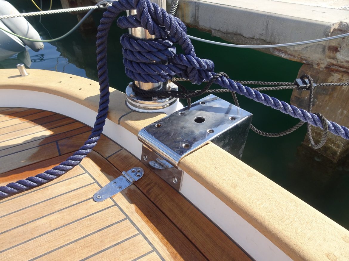 Custom davit shoes