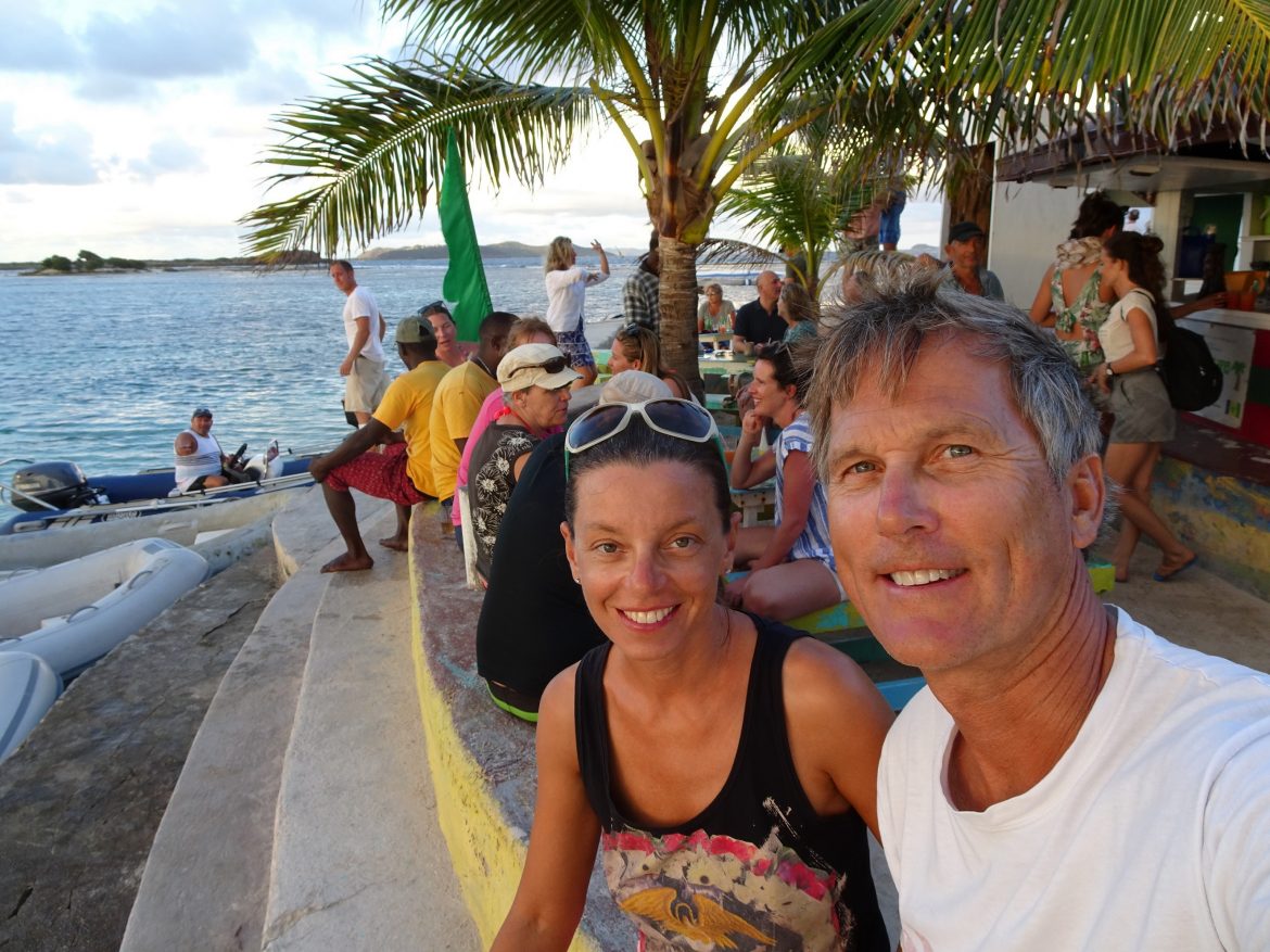 Sun-downers on Happy Island, Union Island Sun-downers on Happy Island, Union Island