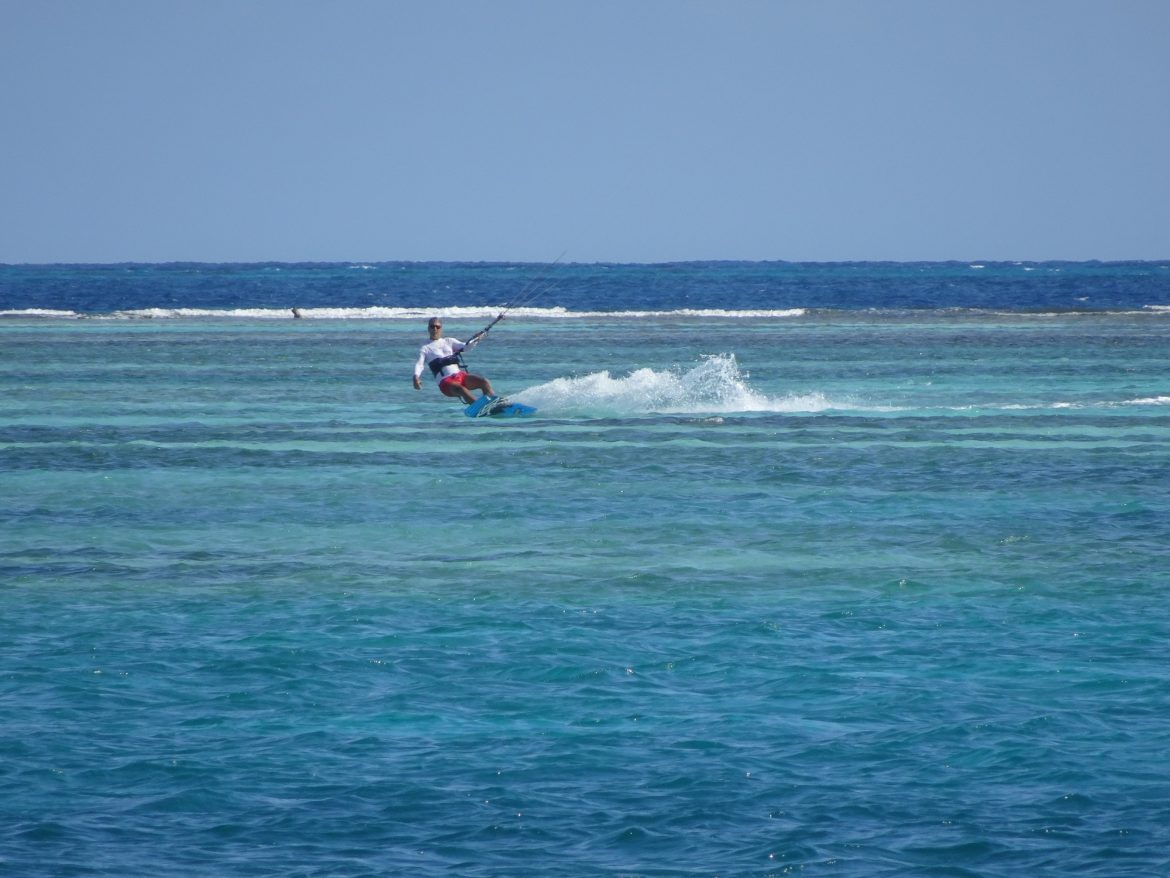 Glen kiting off Union Island Glen kiting off Union Island