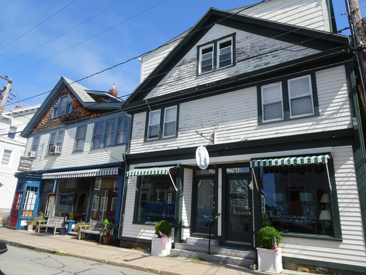 Quaint houses and boutiques in Stonigton, Connecticut