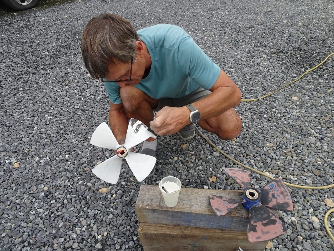 Bowthruster propellers cleaned and epoxied Bowthruster propellers cleaned and epoxied
