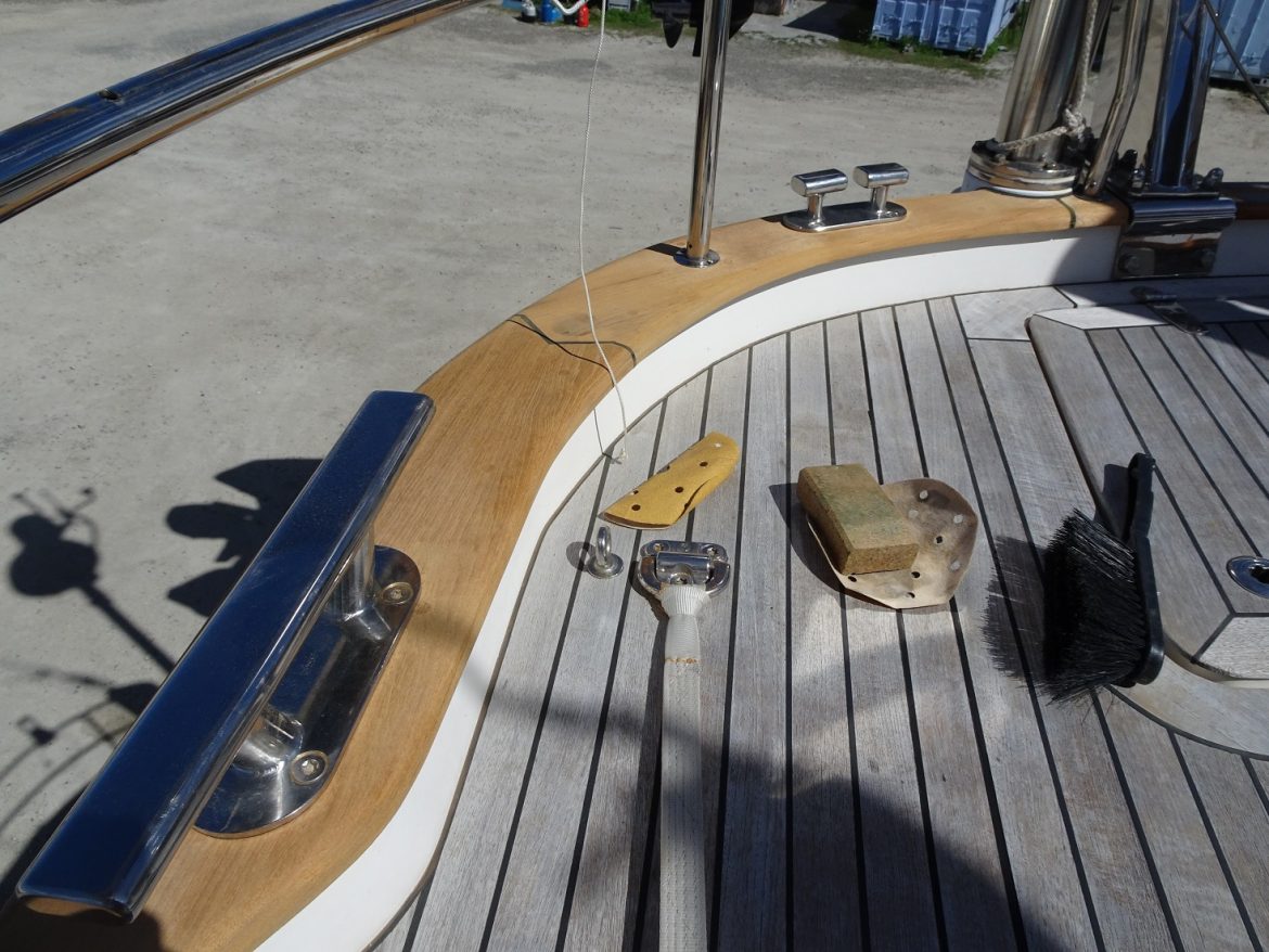Gunwale sanded ready for new varnish (maybe)