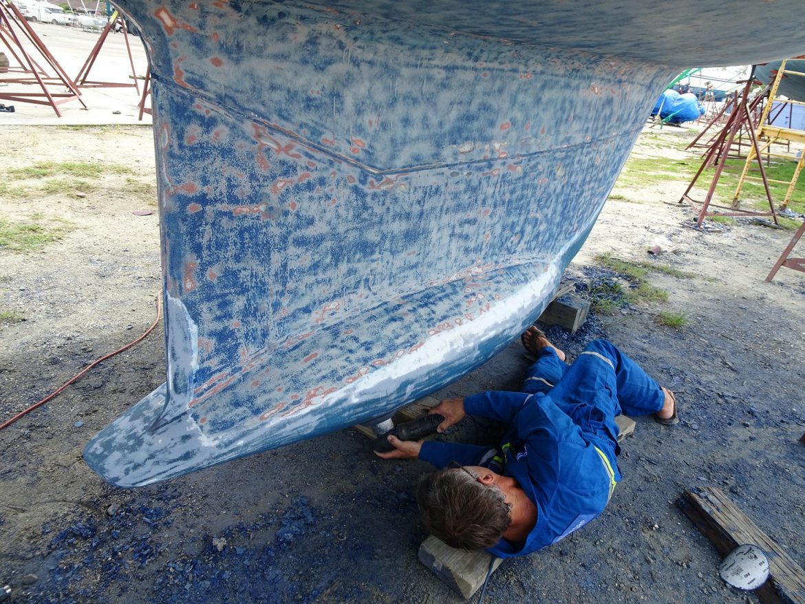 Sanding the keel bulb, again