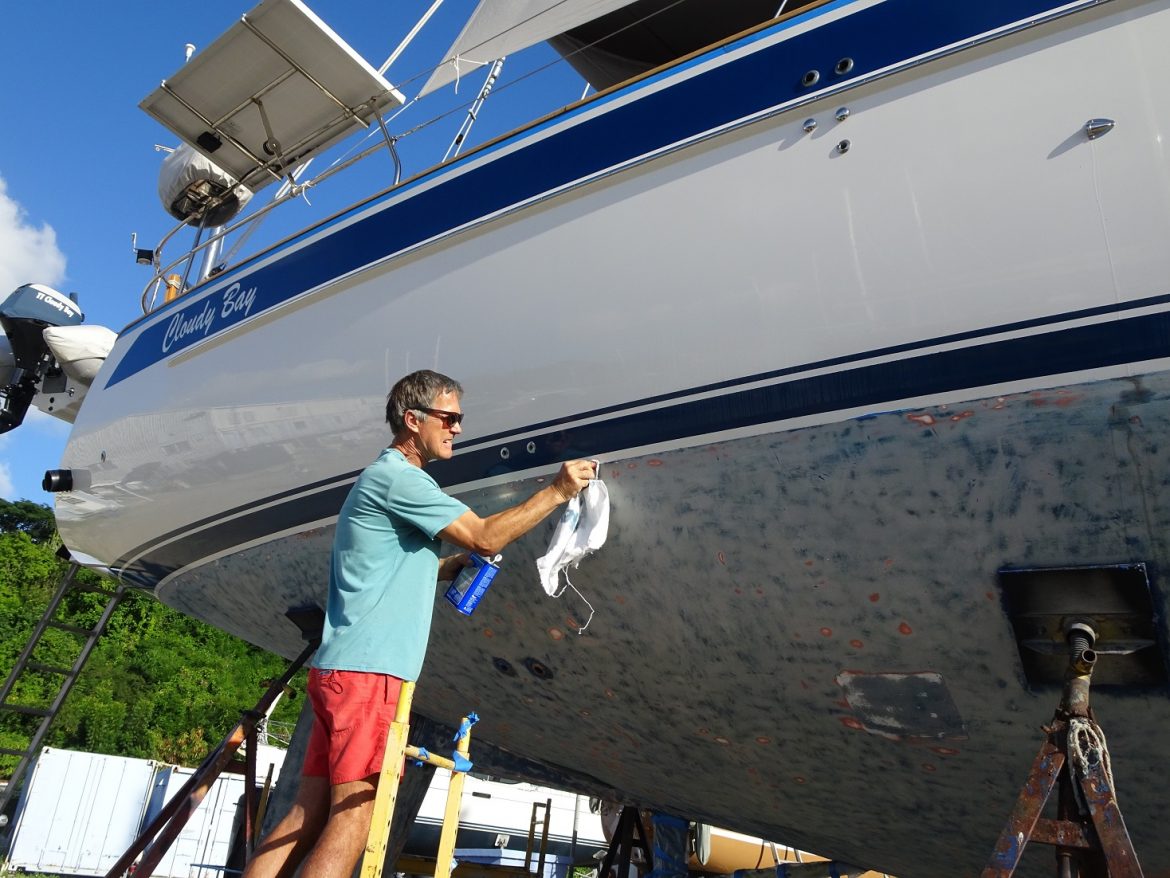 Cleaning antifouling marks off the waterline