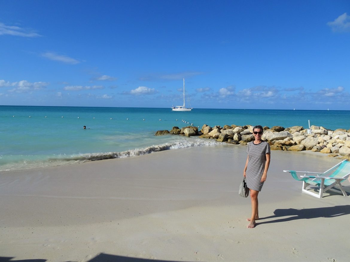 Cloudy Bay anchored off Coconut Grove Beach Club
