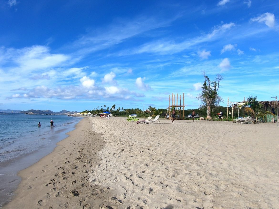 Pinney's Beach, Nevis
