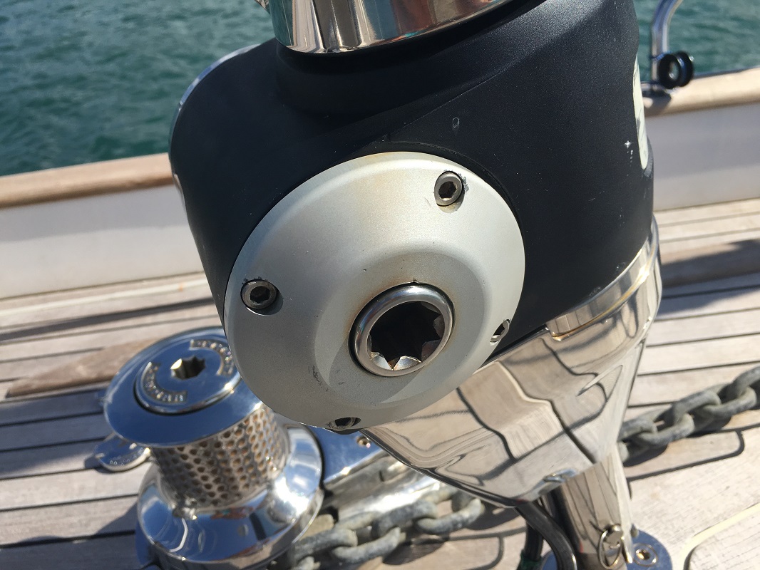 Furlex cover plates changed, s/v Cloudy Bay, St.Maarten