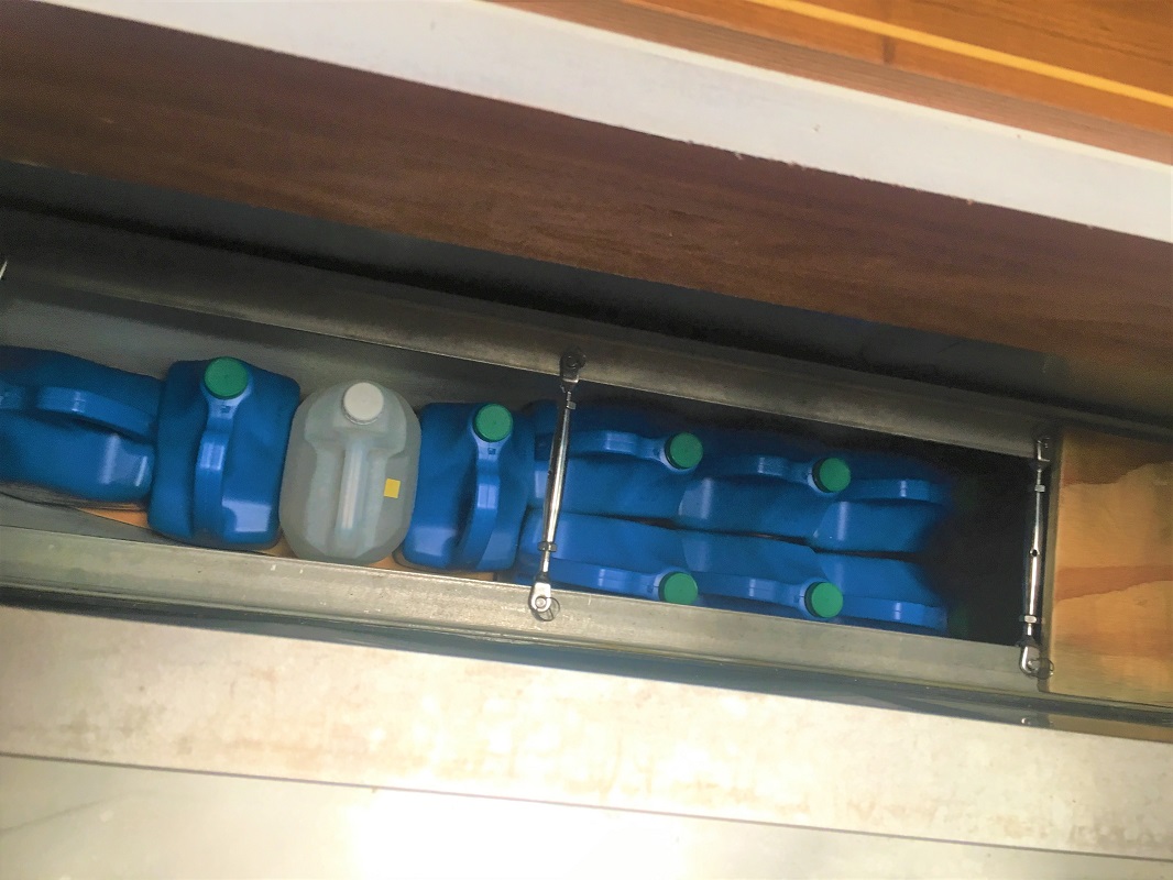 Bilge stowage, s/v Cloudy Bay