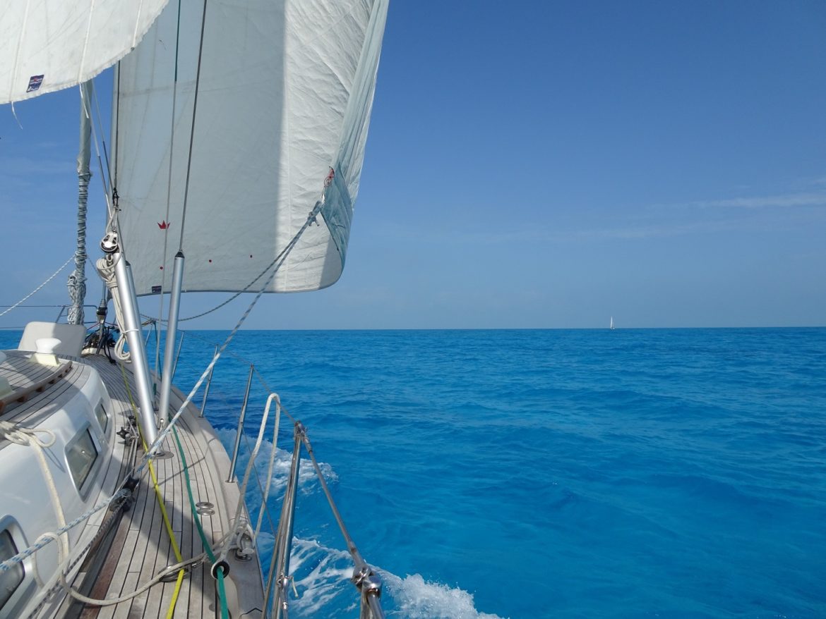 s/v Cloudy Bay sailing across Caicos Bank, Turks & Caicos s/v Cloudy Bay sailing across Caicos Bank, Turks & Caicos