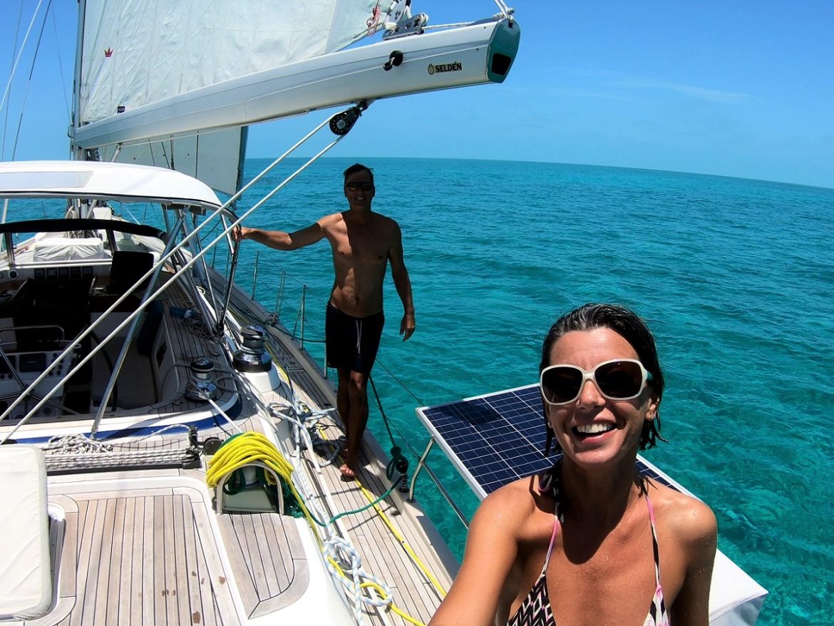 s/v Cloudy Bay sailing across Caicos Bank, Turks & Caicos s/v Cloudy Bay sailing across Caicos Bank, Turks & Caicos
