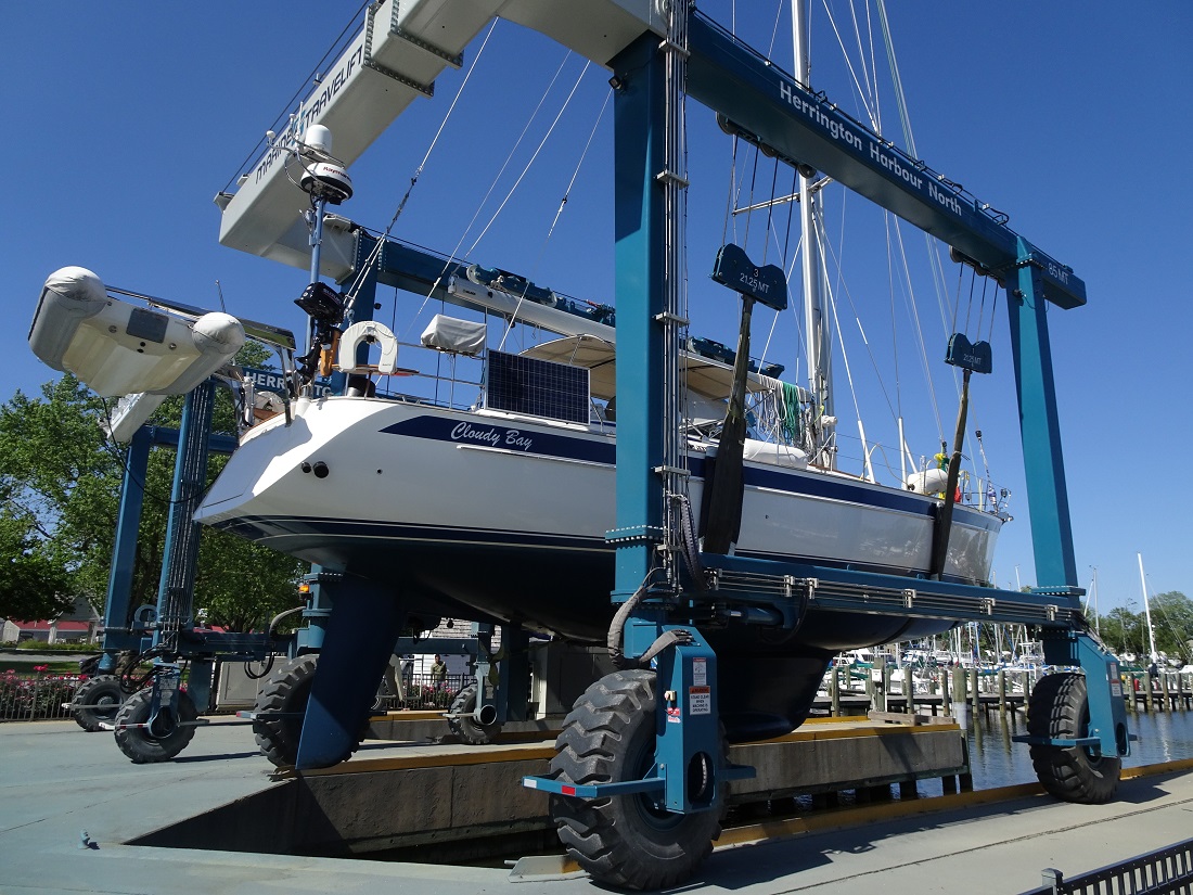 s/v Cloudy Bay being hauled-out