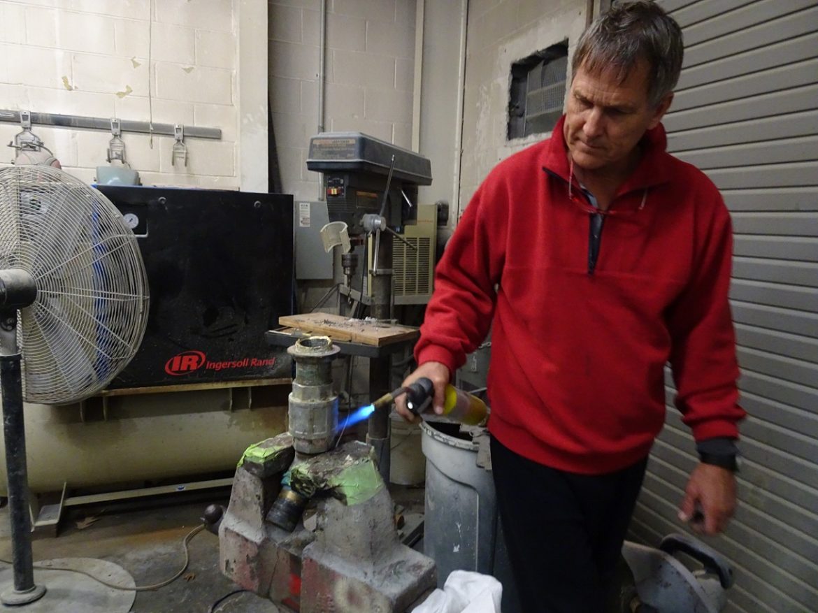 Successful attempt to take apart the old fittings