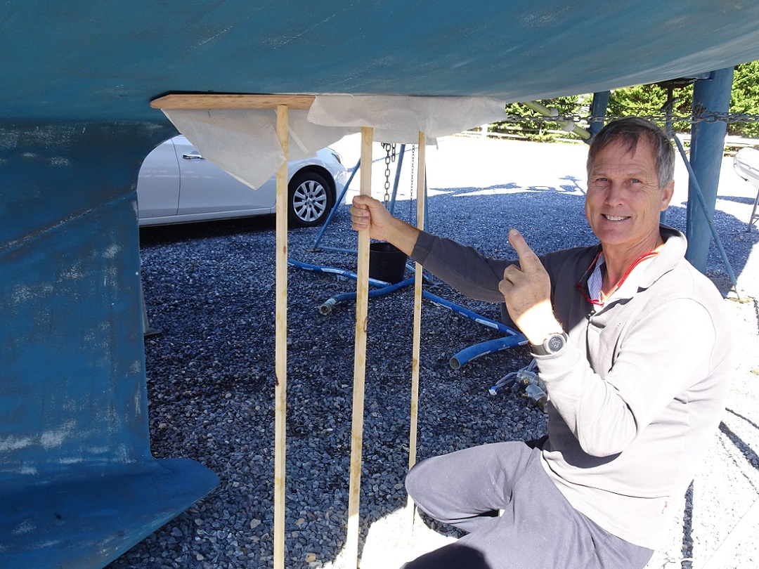 The stands to support the glassfiber patches - s/v Cloudy Bay