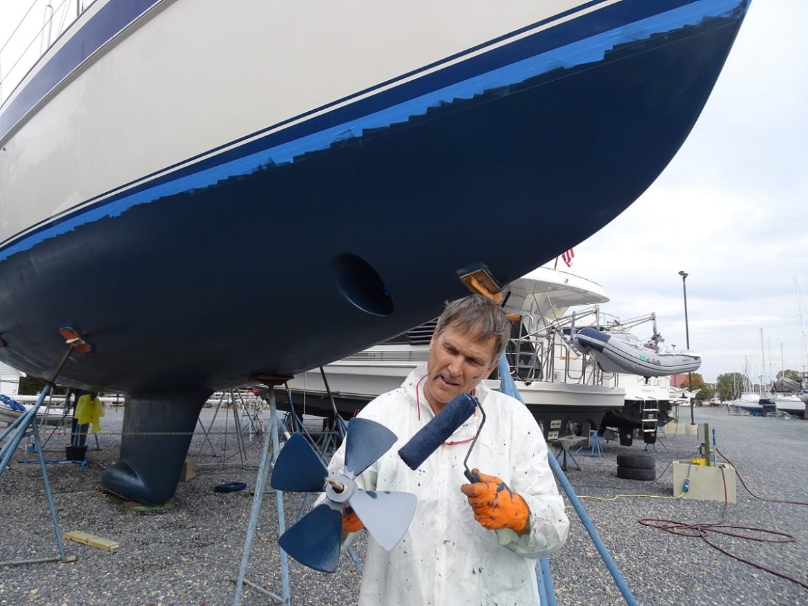 Glen’s face has just as much paint on as the bow thruster propellers – s/v Cloudy Bay Glen's face has just as much paint on as the bow thruster propellers - s/v Cloudy Bay