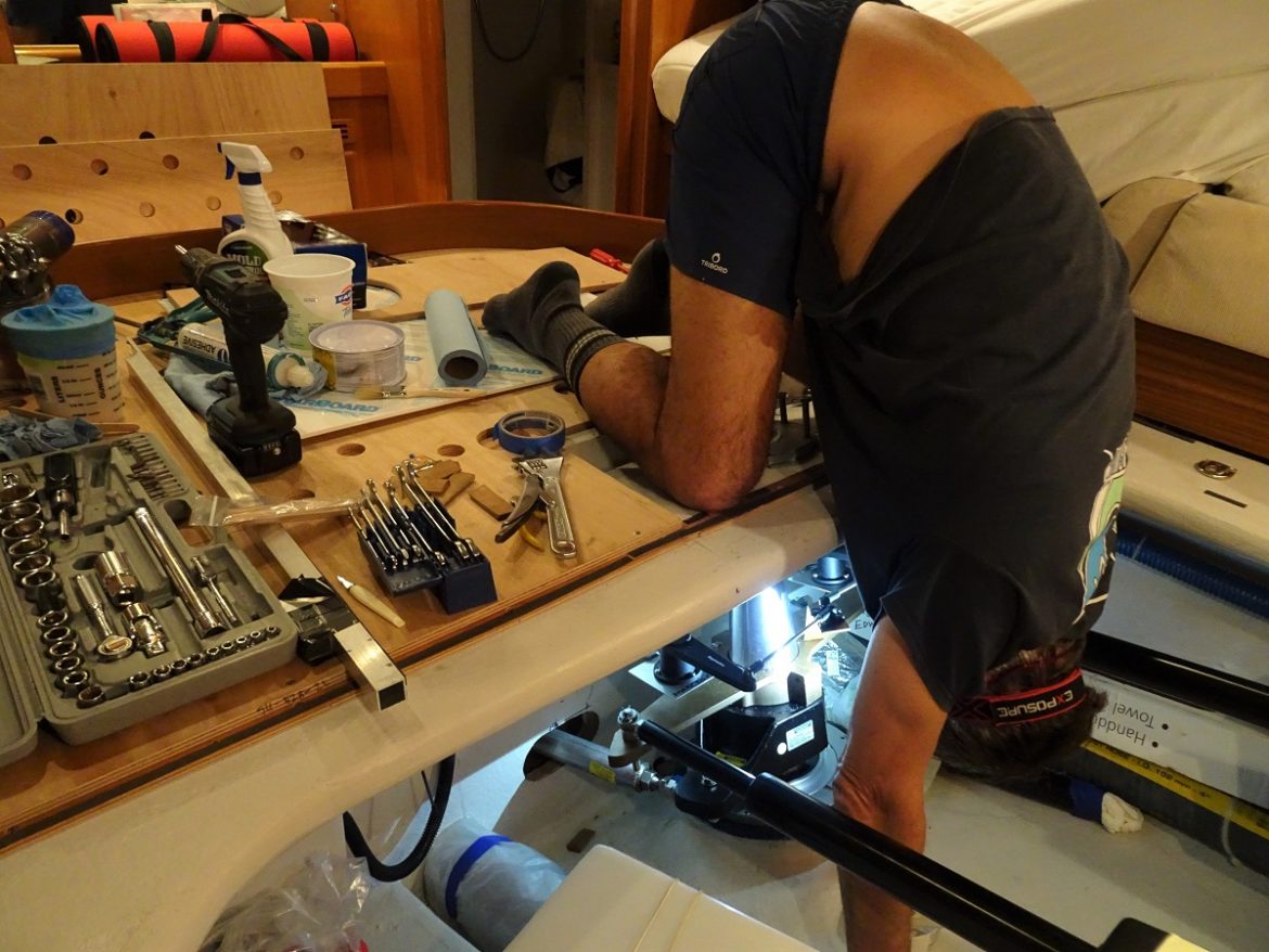 Upside down jobs -s/v CloudyBay