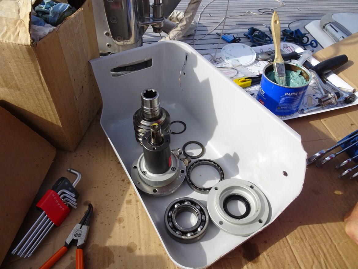 Taken apart and cleaned mast furler