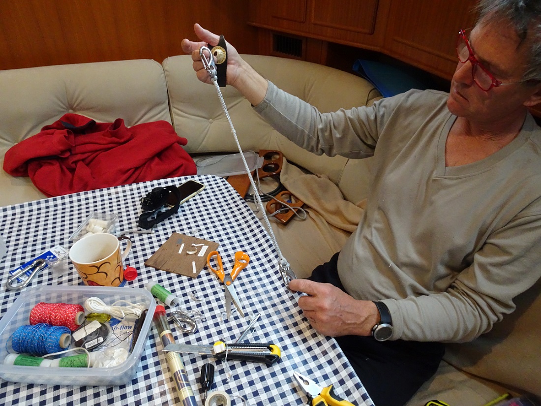dyneema splicing to complete dinghy strops