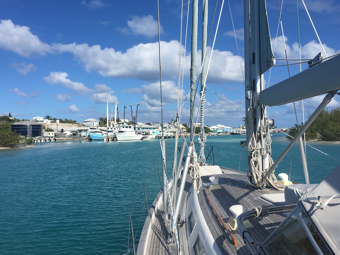 sv Cloudy Bay coming into Spanish Wells town sv Cloudy Bay coming into Spanish Wells town