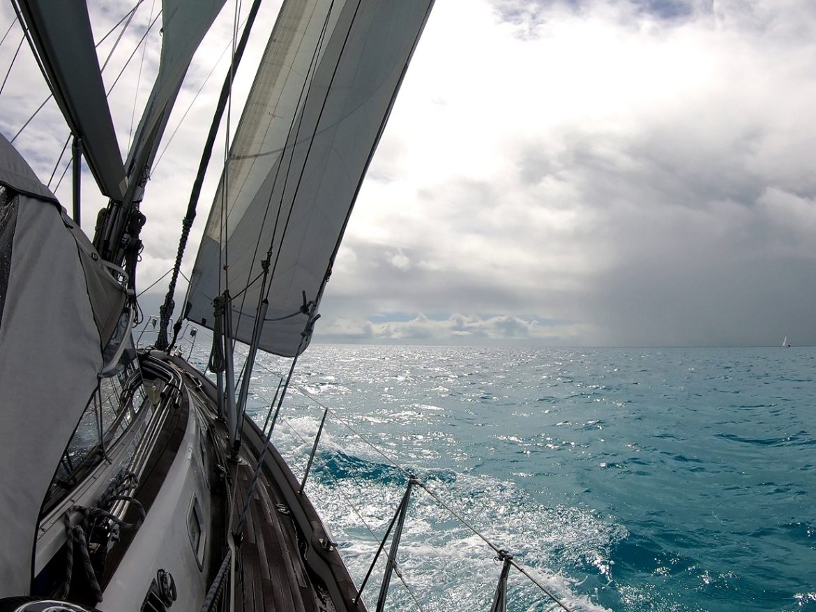 Sailing to O’Brien’s Cay Sailing to O’Brien’s Cay