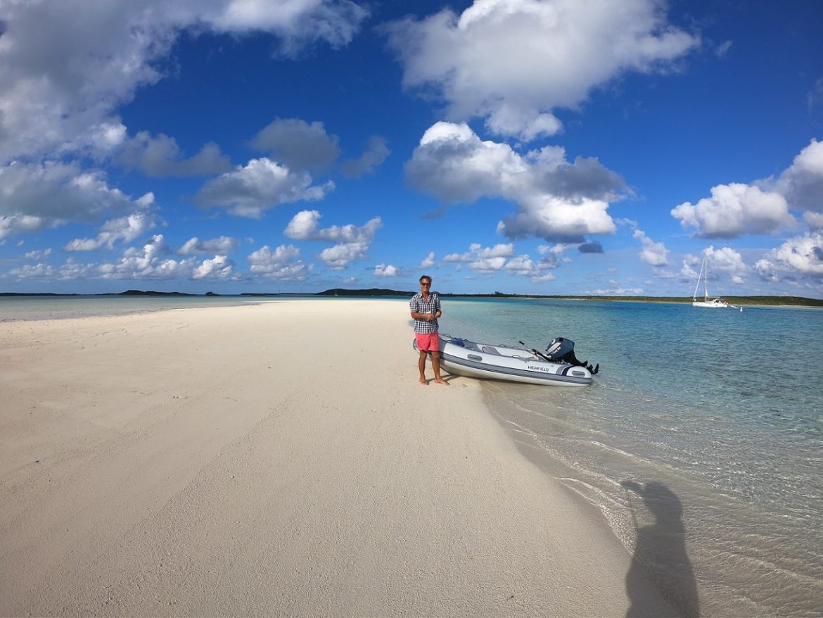 Sand bar Cambridge Cay