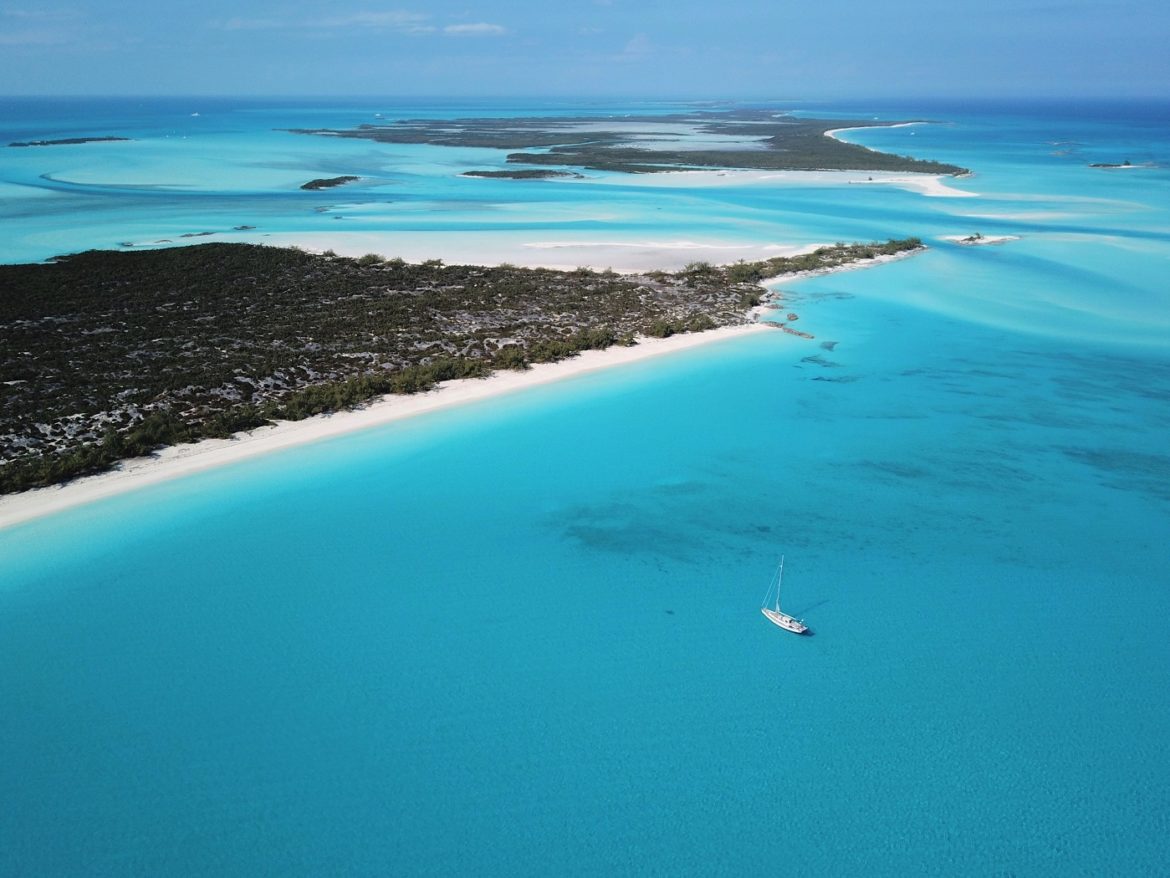 Cloudy Bay anchored in Hawksbill Cay Bahamas Cloudy Bay anchored in Hawksbill Cay Bahamas