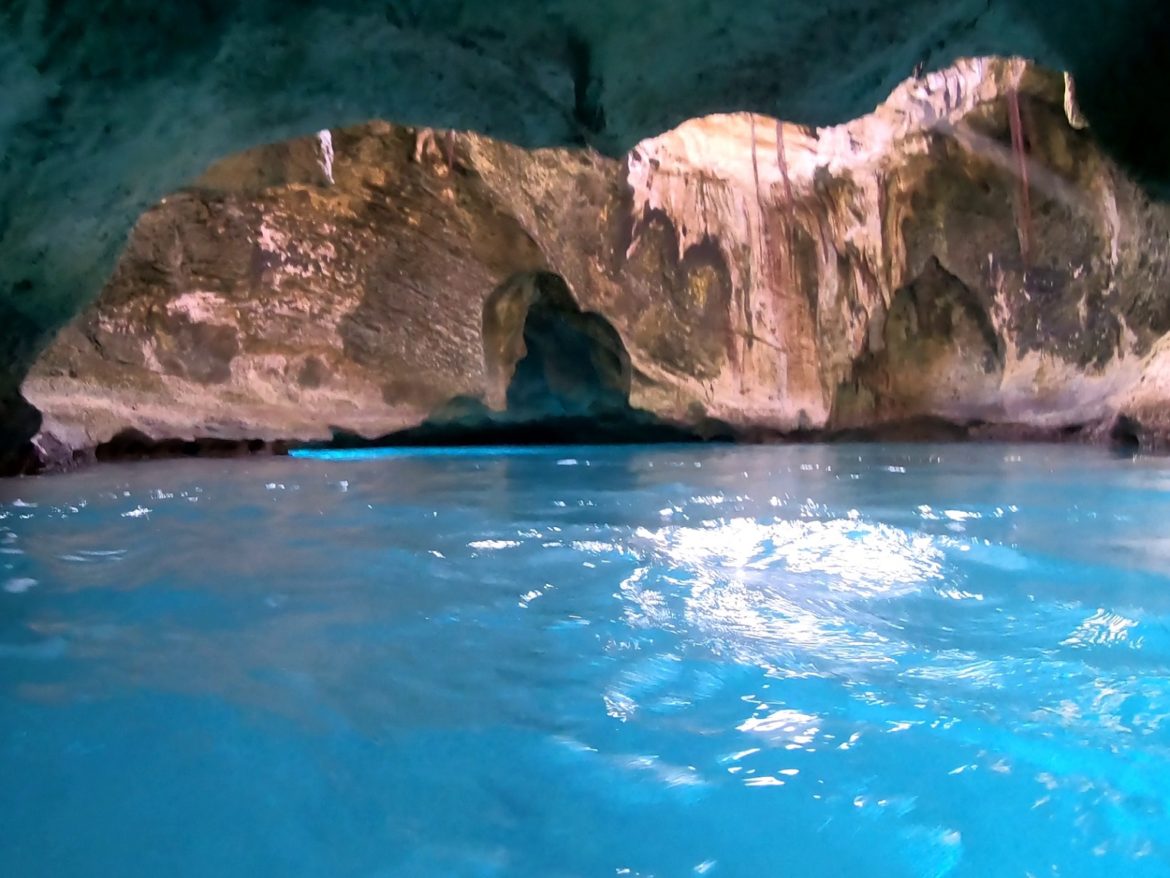 Thunderball Grotto, Staniel Cay