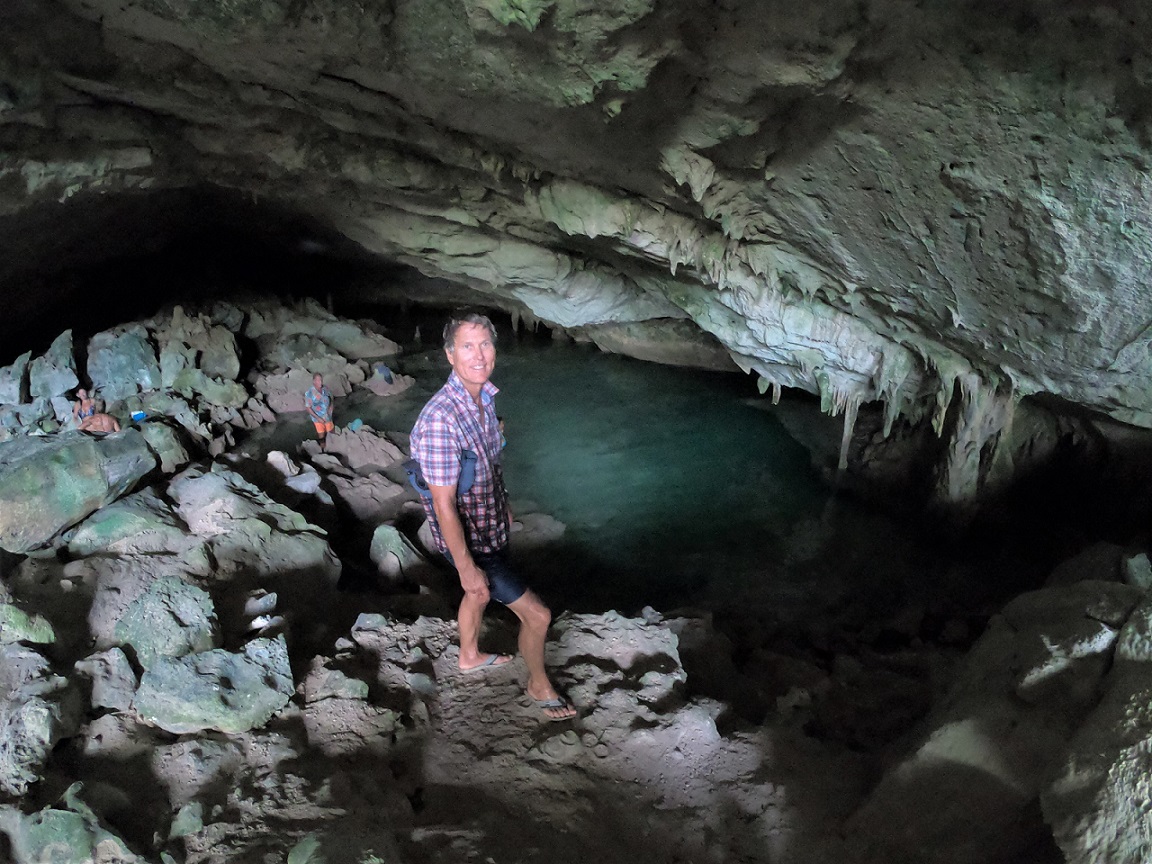 Little Farmers Cay cave