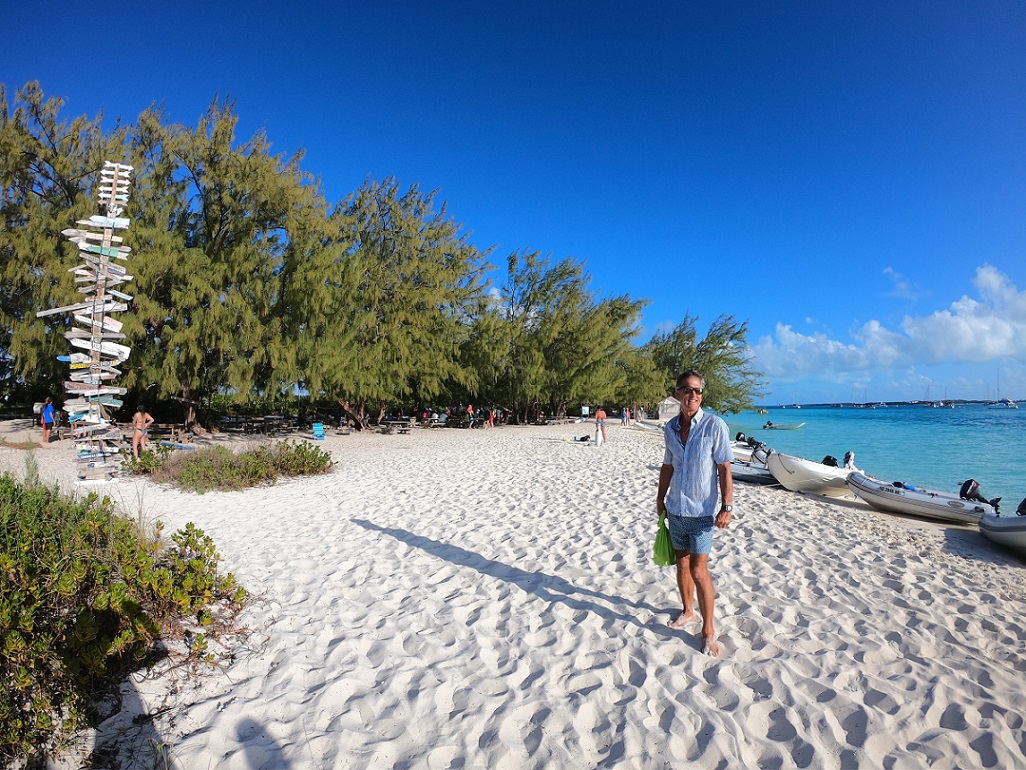 Chat’N’Chill beach,George Town Bahamas Chat'N'Chill beach,George Town Bahamas