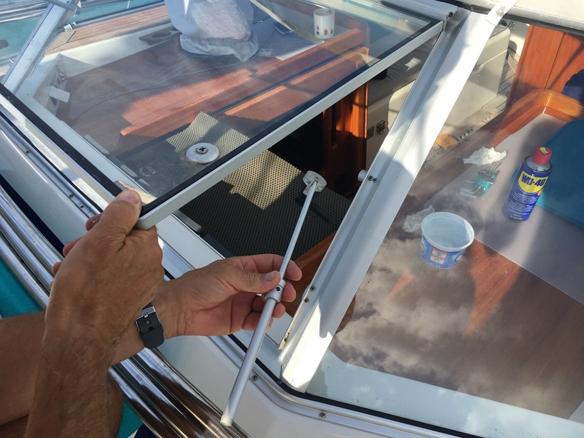 Windscreen arm needs attention