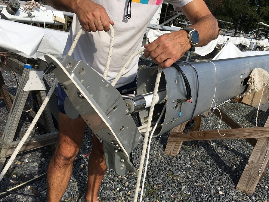The main halyard and the topping lift-line are the wrong way around The main halyard and the topping lift-line are the wrong way around