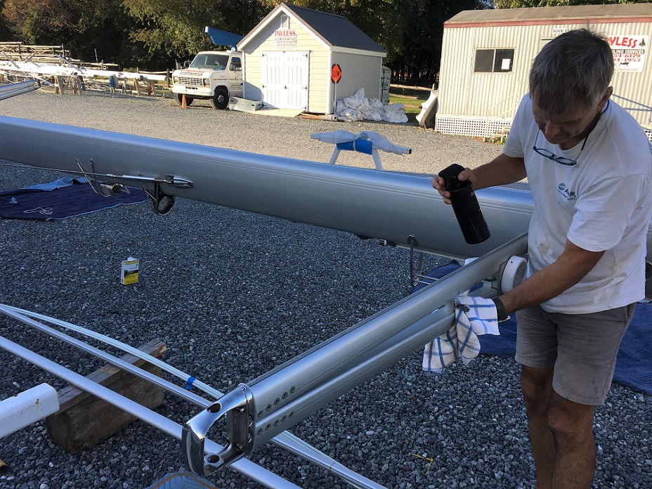 just keep polishing to make the mast shine