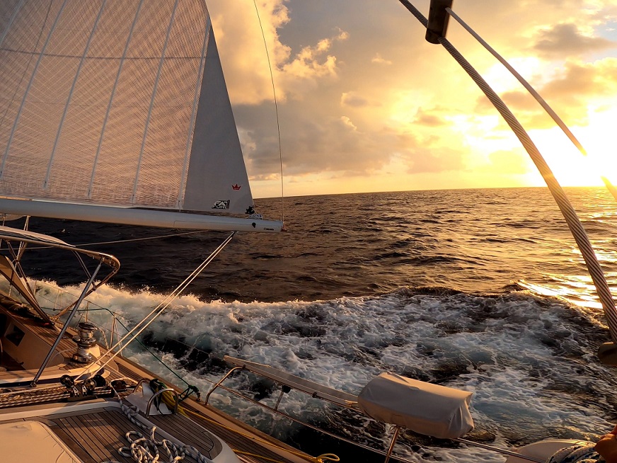 sailing Mexico to Bay Islands, Honduras